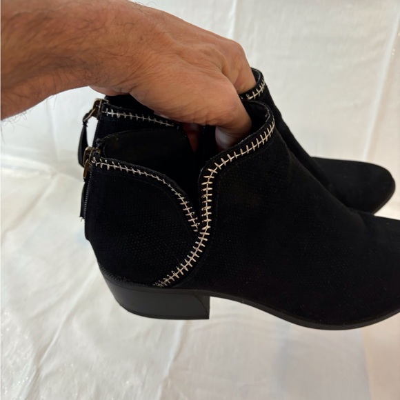QUPID Women’s Black Fabric Booties SZ 7/7.5 Sliver White Stitching Back Zippers - Picture 8 of 10